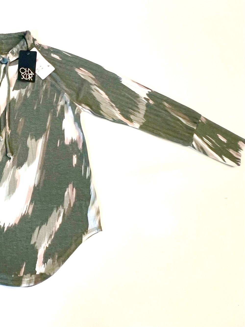 Women's Chaser NWT Abstract Brushstroke Ribbed Drawstring Cowl Neck Top Size L.